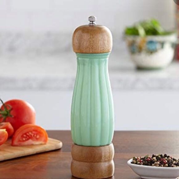 Rare- The Pioneer Woman Timeless Beauty Jadeite Pepper Grinder - Picture 3 of 4